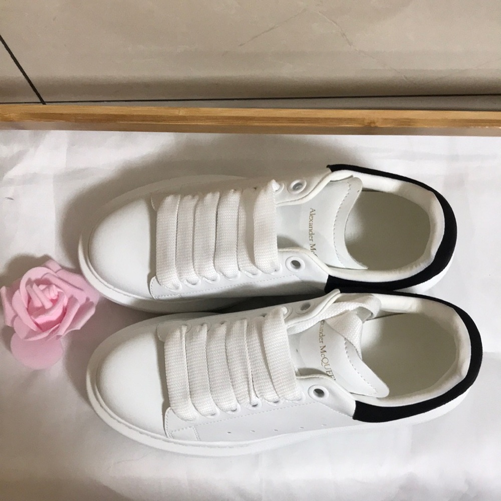Alexander McQueen White/Black Sneakers Womens Size US 6